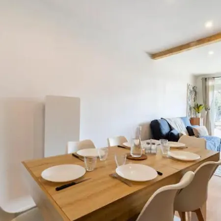 T4 Apartment Briord